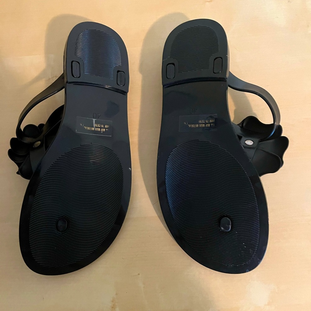 Black Flower Rhinestone Gel Sandals - Sz 9 - NIB - Picture 3 of 5